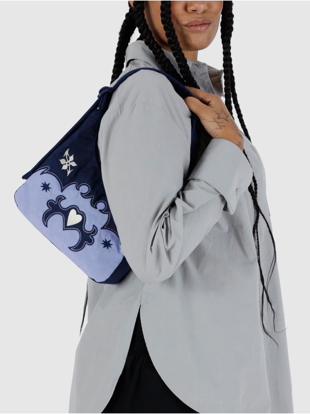 BAGGU Navy and Lavender Embroidered Shoulder Bag